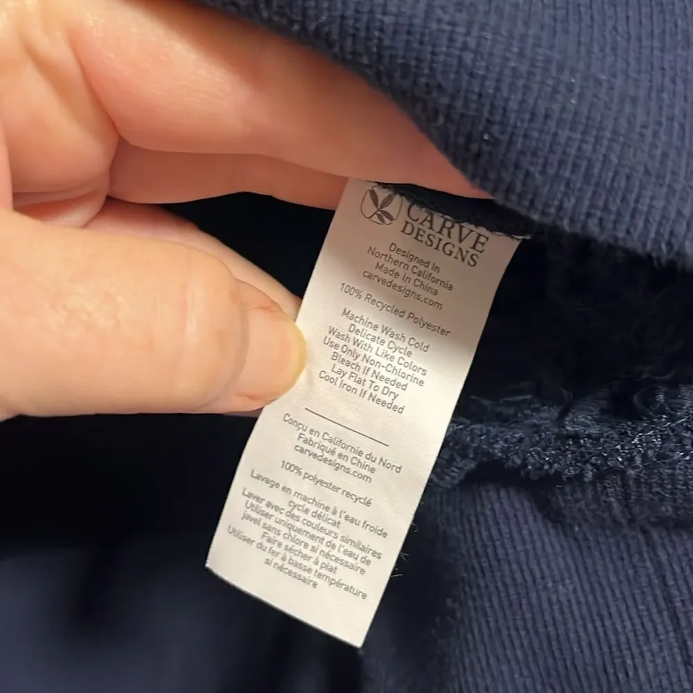 EXCELLENT CONDITION WOMEN’S CARVE DESIGNS BRIE SHERPA NAVY HOODIE SIZE XL